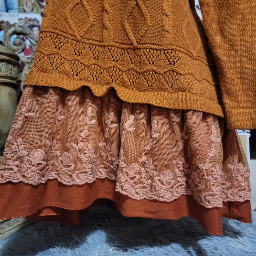 Simply Couture Knit & Lace Sweater - Picture 6 of 8